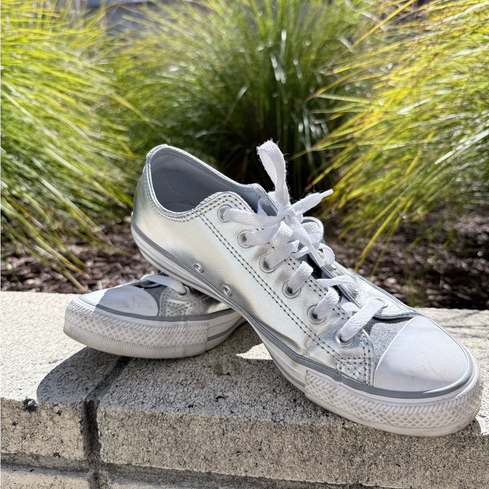 Converse Chuck Taylor All Star Metallic Silver Glitter Low Top Sneakers Women’s